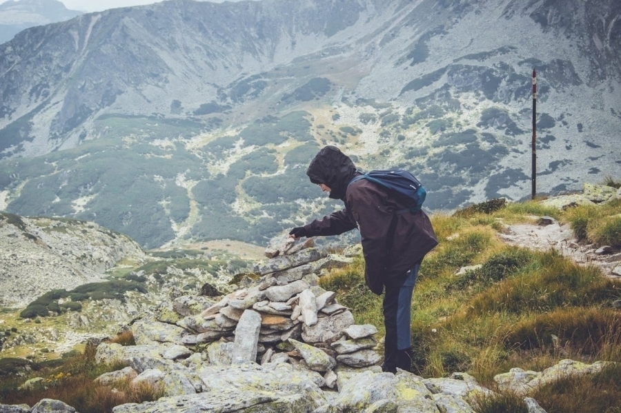 Historia trekkingu jak narodziła się pasja do wędrówek górskich