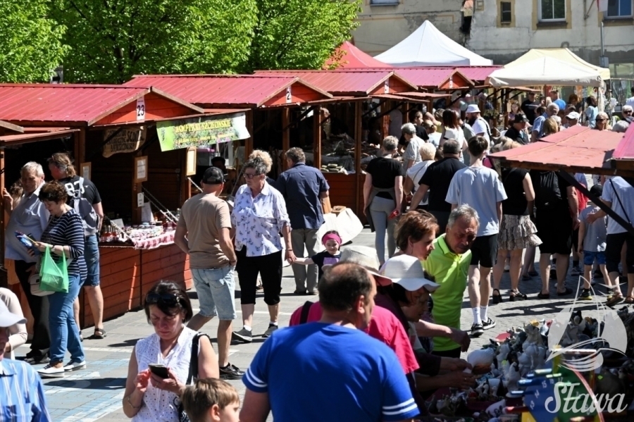 Muzyka rękodzieło i lokalne smaki. Jarmark Produktu Lokalnego w Sławie