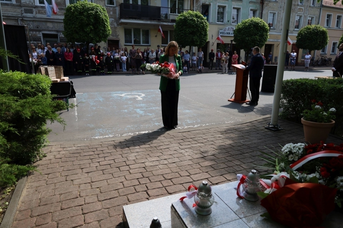 Szlichtyngowa uczciła Konstytucję 3 Maja. Była msza kwiaty i występy ZDJĘCIA