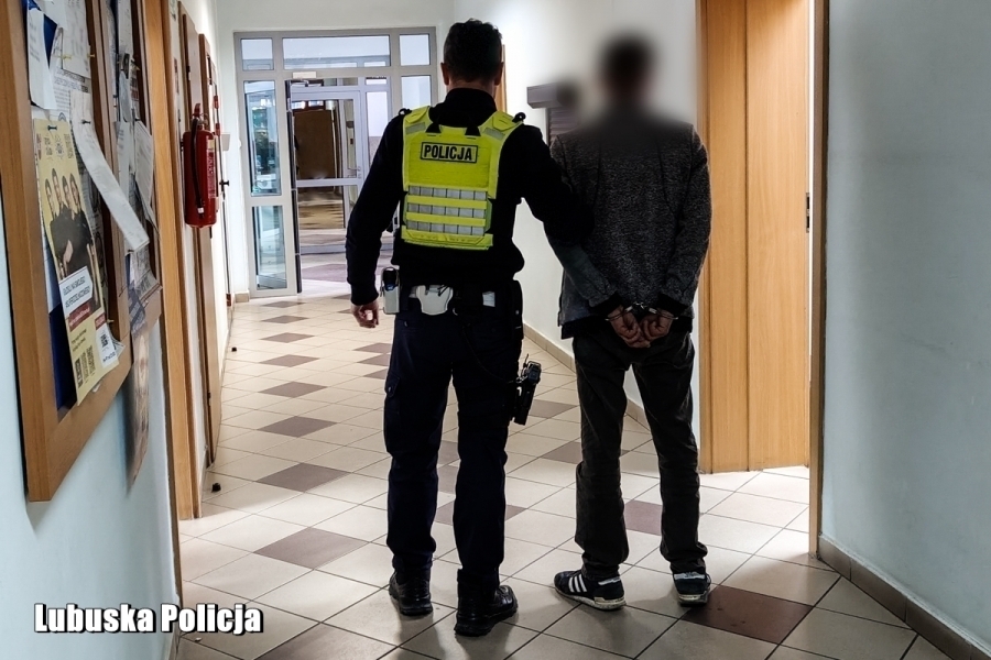 Świadek zawiadomił policję. Kierowca Audi miał 25 promila i dwa sądowe zakazy