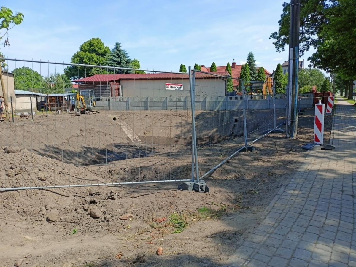 Trwająprace przy gminnych stawach