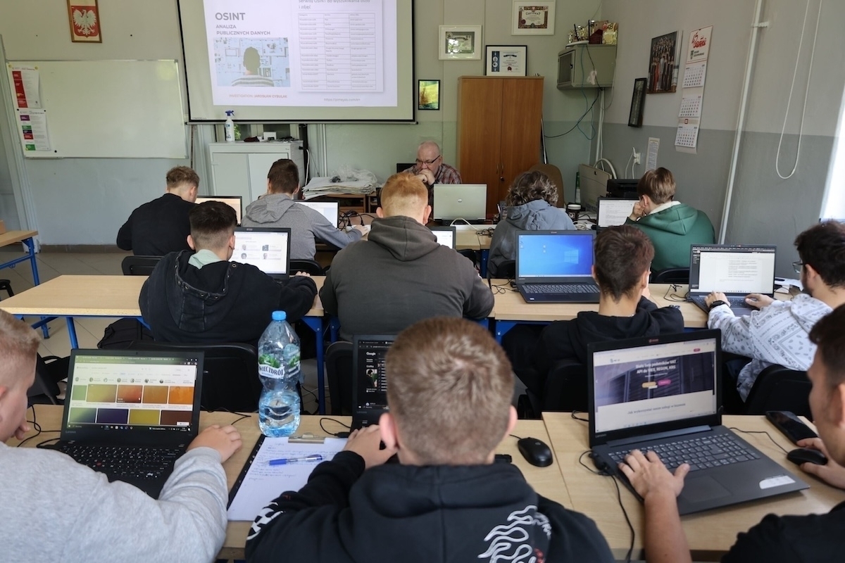Staszic inwestuje w zawodowców. Uczniowie zdobyli uprawnienia dzięki unijnym funduszom