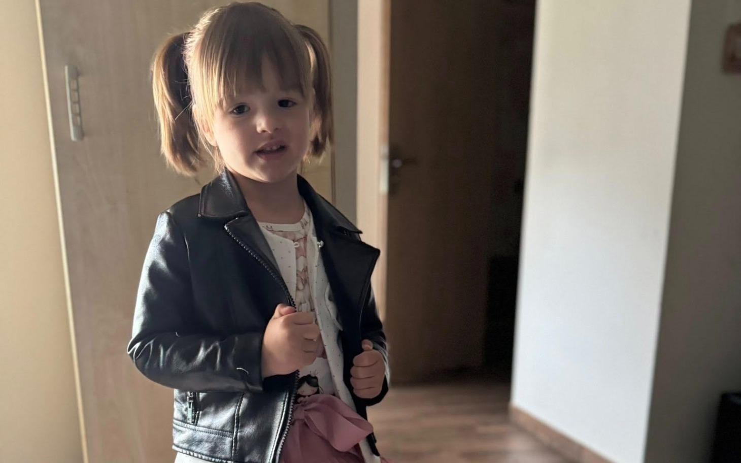 Rodzice 4-letniej Julki rozstawiąstoisko na pikniku NGO. Każda złotówka pomoże w walce z afazją
