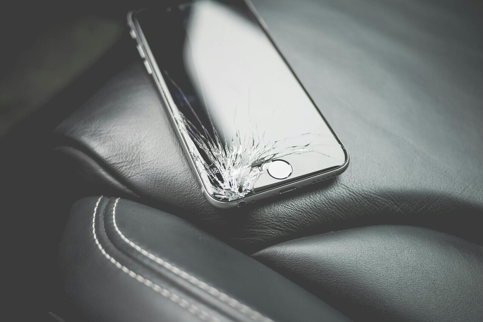 Zbita szybka Apple Watch i uszkodzenia smartfonów - gdzie szukać profesjonalnej pomocy