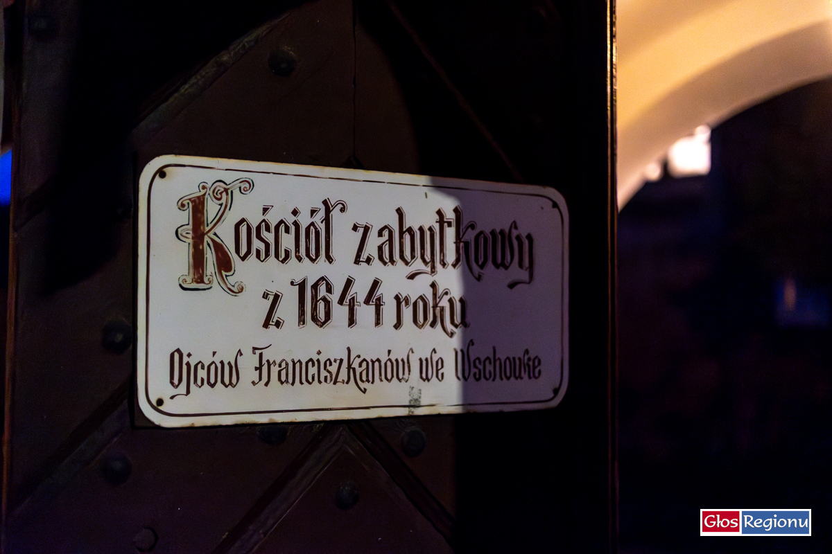 Ekstremalna Droga Różańcowa wyruszyła ze Wschowy. 25 kilometrów modlitwy przez noc