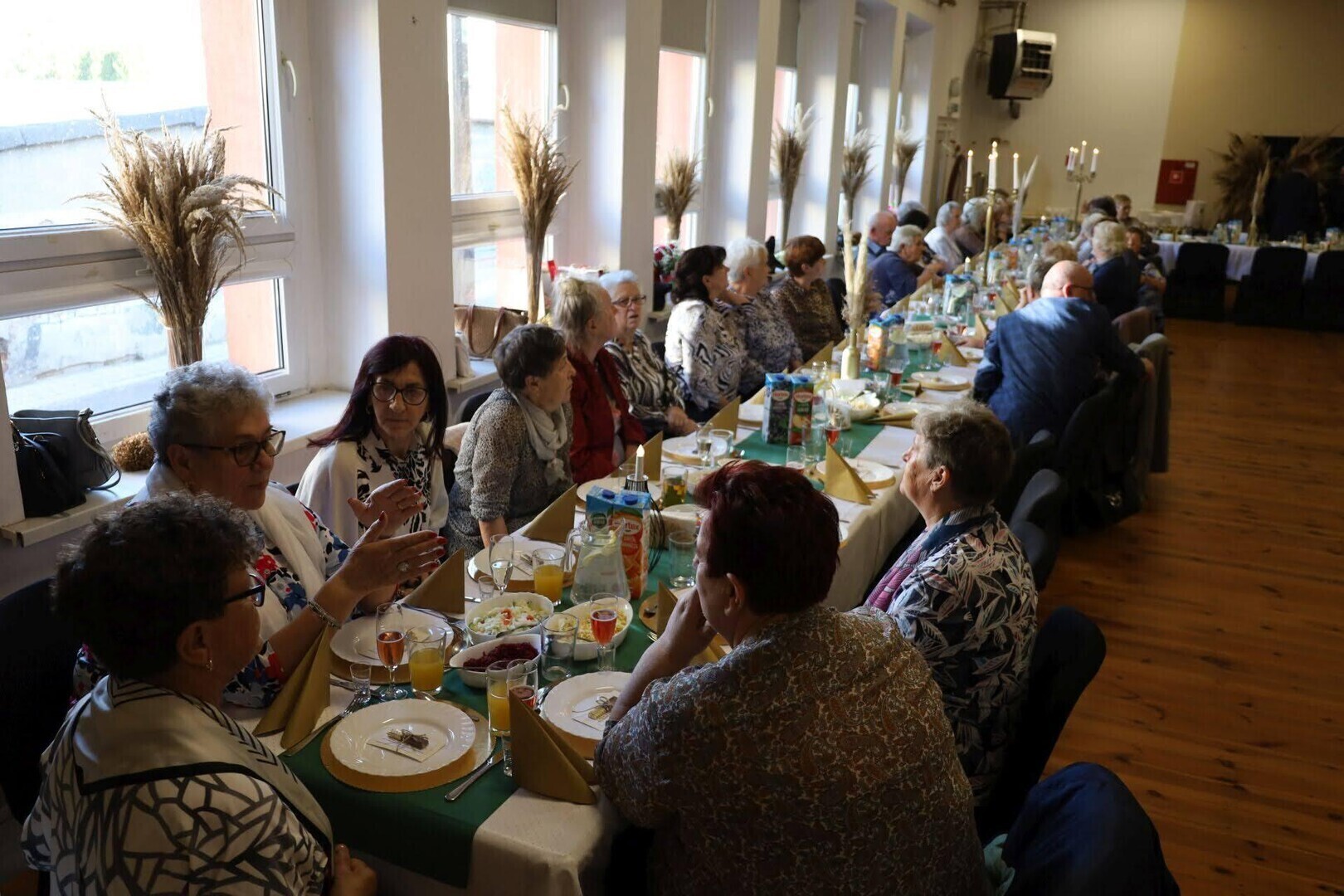 Gminny Dzień Seniora w Szlichtyngowej. 100 uczestników bawiło się w Świetlicy Miejskiej