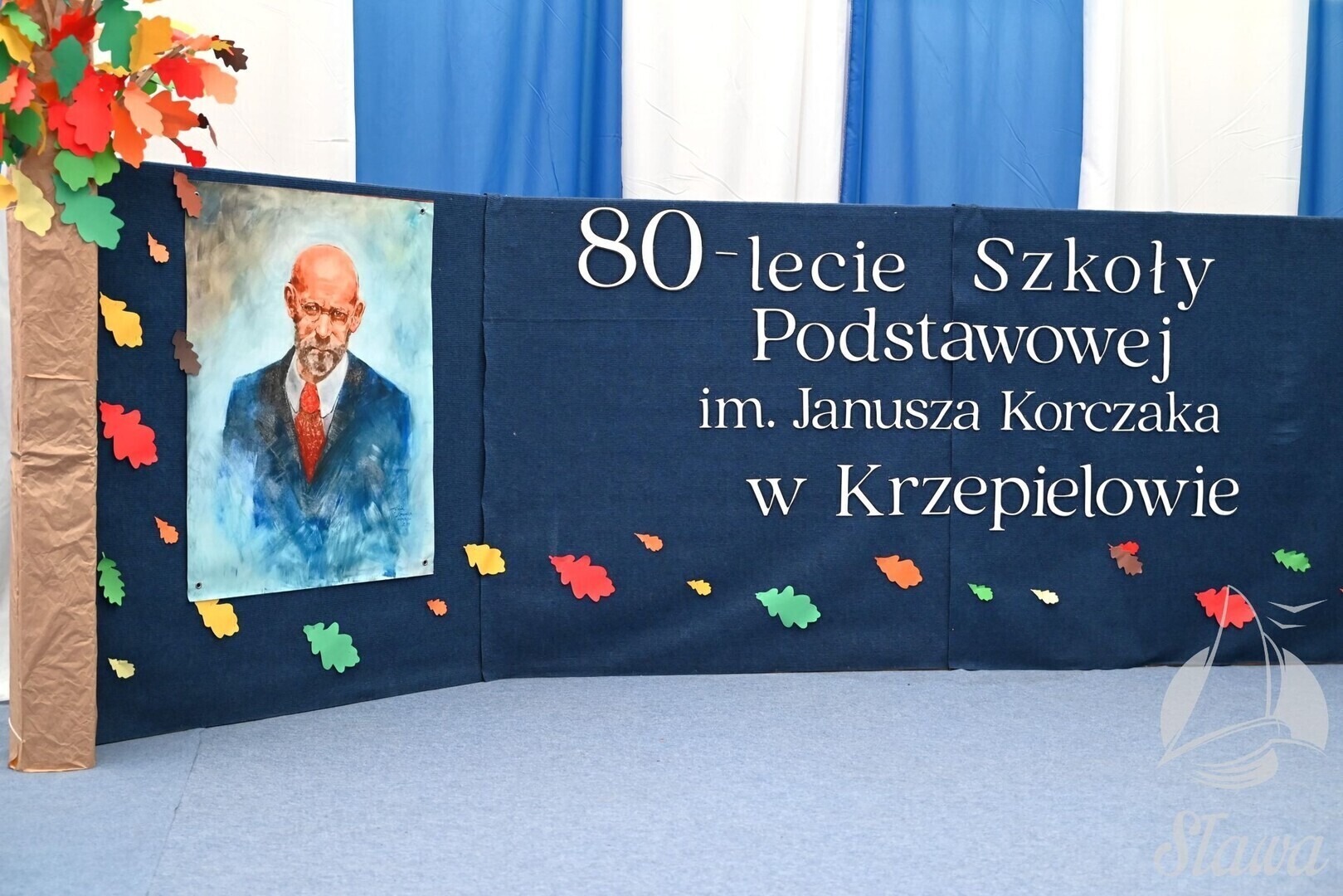 80 lat Szkoły Podstawowej w Krzepielowie. Uroczystość z pasowaniem pierwszoklasistów i kapsułą czasu