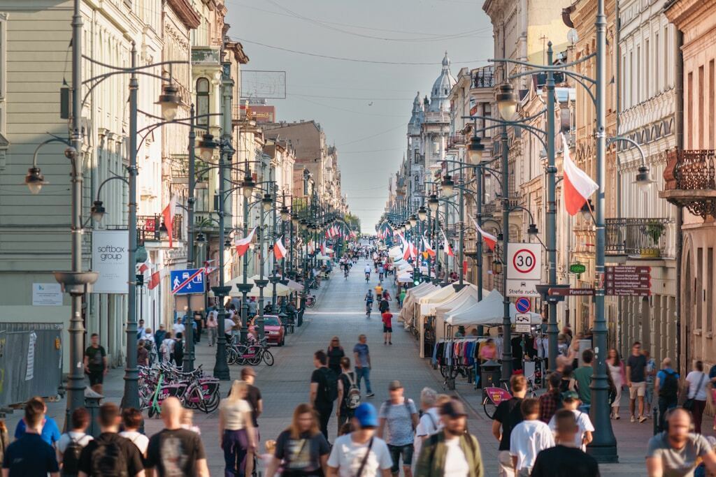 Cena czy infrastruktura Co naprawdę liczy się przy wynajmie biura w Łodzi