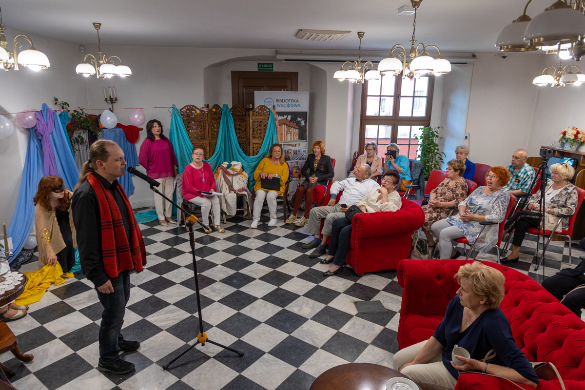 Odsłony Jesieni. Zespół Sedno zaprasza na spektakl w Bibliotece