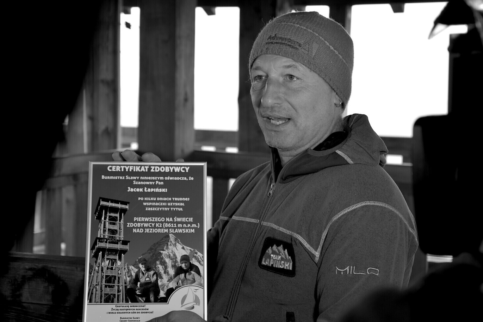 Jacek Łapiński podczas zdobywania K2 nad Jeziorem Sławskim
