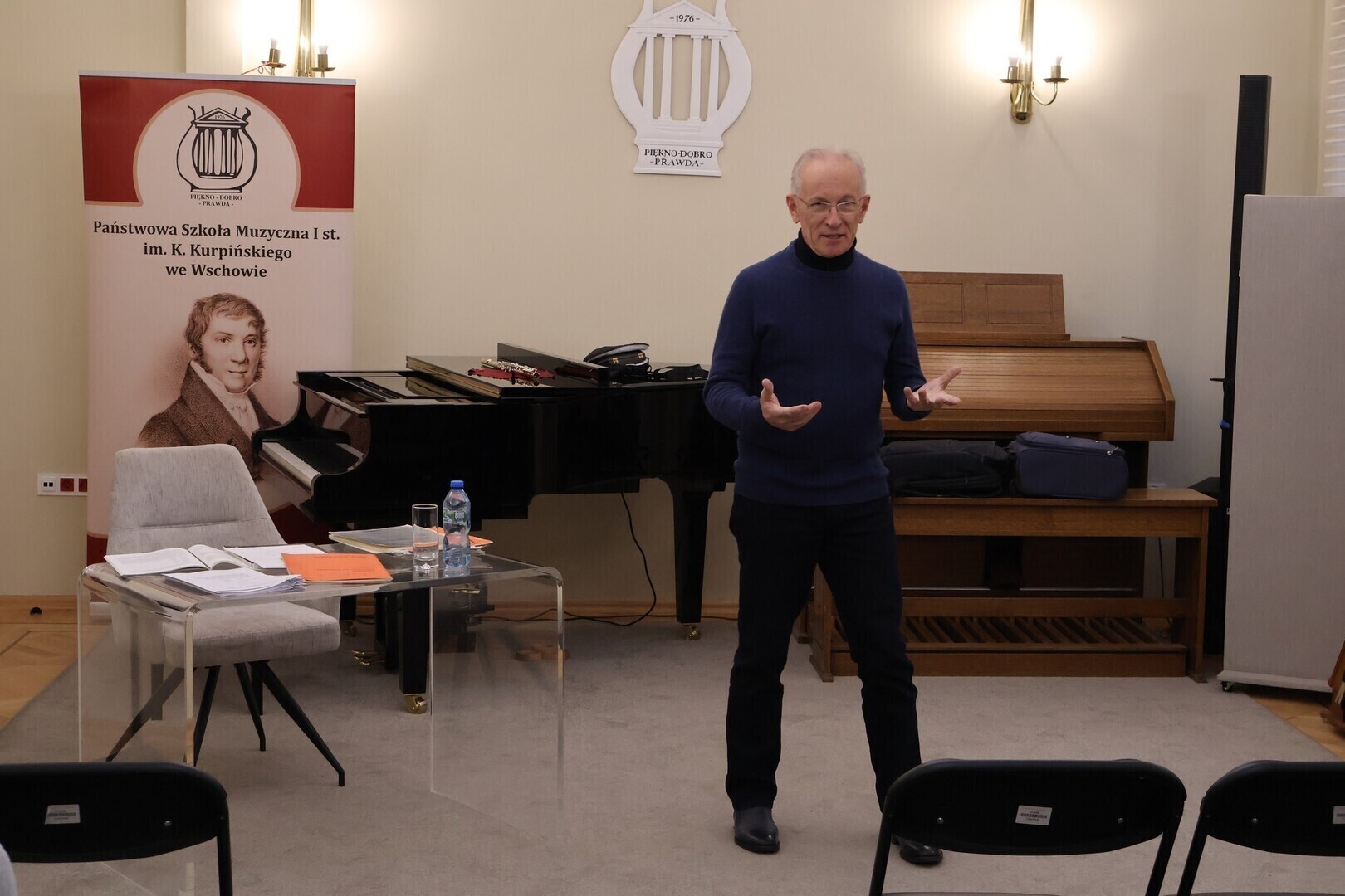 Profesor Traczewski we wschowskiej szkole muzycznej. Na warsztaty przyjechali uczniowie z całego regionu