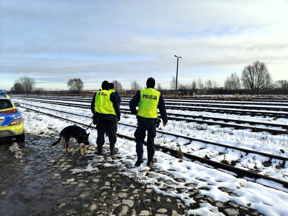 Operacja TOR. Policja patroluje infrastrukturę kolejową również w powiecie wschowskim