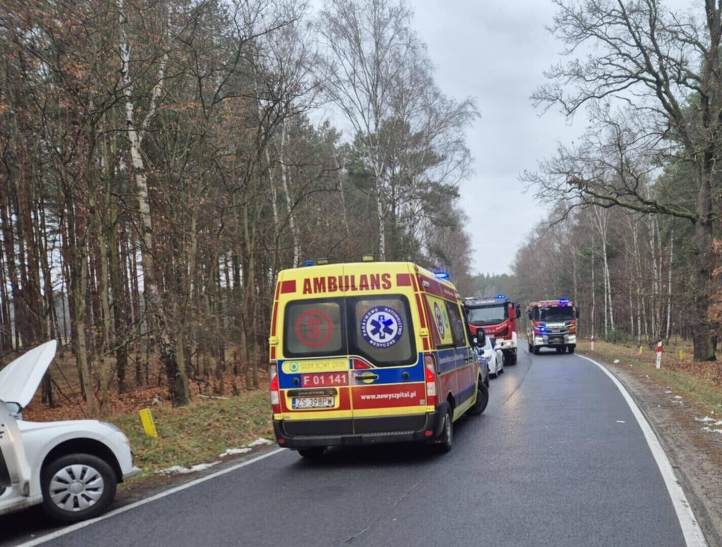 Zderzenie na trasie Stare Strącze - Wygnańczyce. 49-latka przewieziona do szpitala