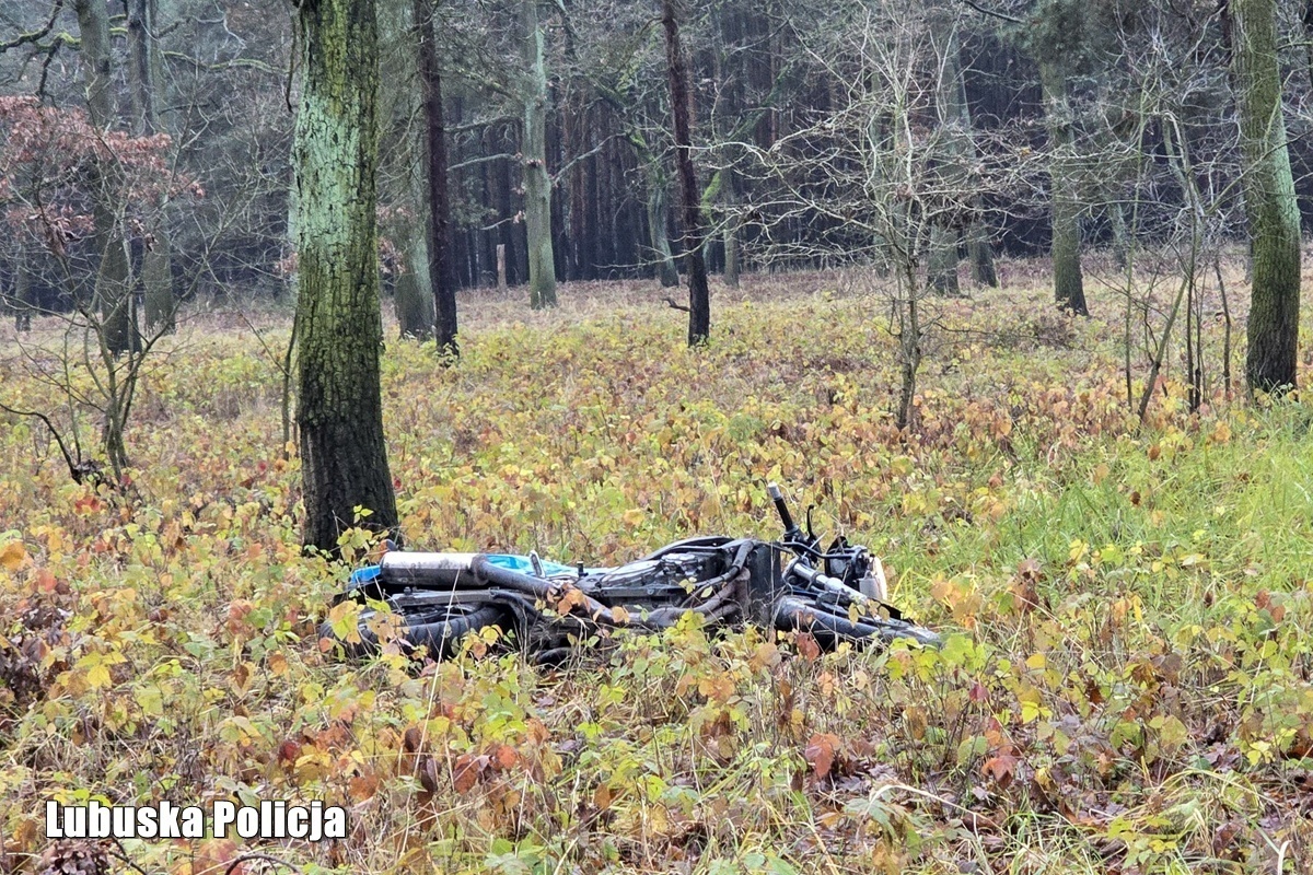 Uciekał motocyklem przed policją. 28-latek zatrzymany w lesie pod Szlichtyngową