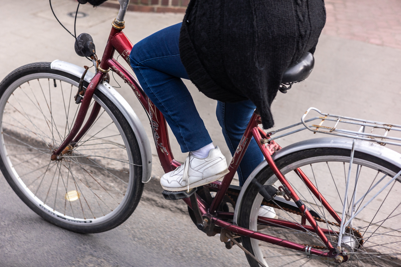 Potrącił rowerzystkę na skrzyżowaniu we Wschowie. 41-latek stanie przed sądem zdjęcie poglądowe.