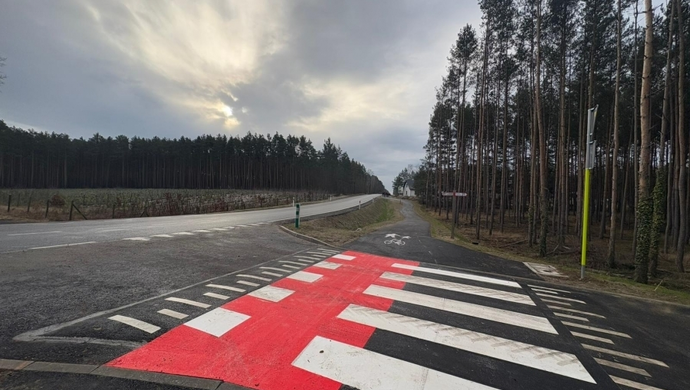 Do Lipinek po nowej drodze i ciągu pieszo-rowerowym. Pierwszy etap trasy Sława–Krzepielów ukończony