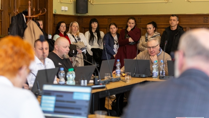 Radni przegłosowali zamiar likwidacji szkół w Łysinach, Konradowie i Lginiu