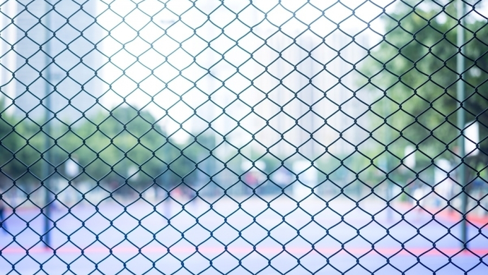 Czym różnią się różne rodzaje siatek metalowych?