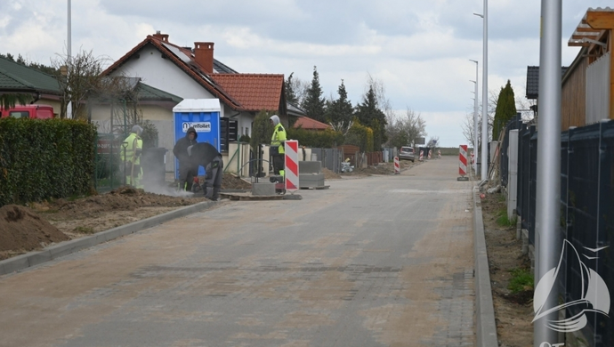 Ulica Słonecznikowa i Chabrowa prawie gotowe. Trwają prace przy zjazdach