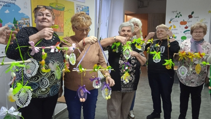 Wielkanocne dekoracje już gotowe. Marzec pełen aktywności w klubach seniora