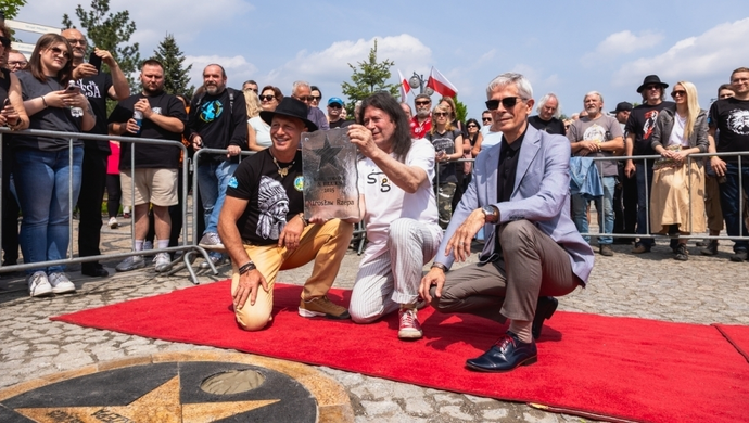 Nowy odcisk dłoni w sławskiej Alei Gwiazd Bluesa. Mirosław Rzepa wśród legend [ZDJĘCIA]