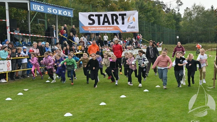 „Biegiem do Sławy” w Ciosańcu. Kilkuset młodych zawodników na starcie