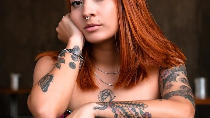 Rodzaje przekłuć i kolczyków – przewodnik dla osób planujących piercing