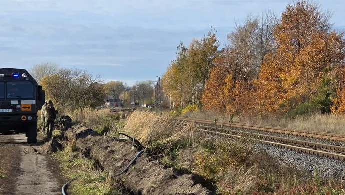 Trasa kolejowa Leszno-Głogów zamknięta. Znaleziono amunicję przeciwpancerną