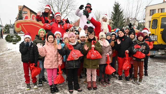 Mikołajkowy orszak w gminie Sława. Święty odwiedzi dzieci w 11 placówkach