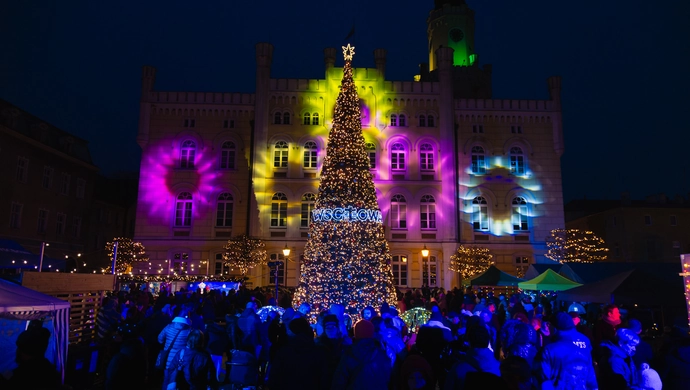 Mikołajki we Wschowie. Iluminacje, Arabeska i Święty Mikołaj na Rynku