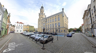 Parking za ratuszem będzie czasowo zamknięty. Kierowcy ustąpią miejsca Mobilnemu Gabinetowi Medycznemu