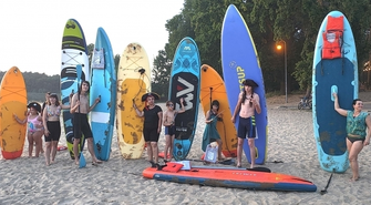 Wakacje na deskach SUP w Lginiu. Program ruszył z przytupem.