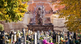 Biskup we Wschowie na Wszystkich Świętych. Tadeusz Lityński odprawi mszę na cmentarzu parafialnym