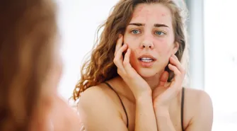 Pilna wizyta u dermatologa – kiedy jest niezbędna i jakie objawy wymagają sprawdzenia?