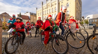 II Charytatywny Rajd Mikołajkowy we Wschowie. Blisko 70 osób pojechało dla Julki