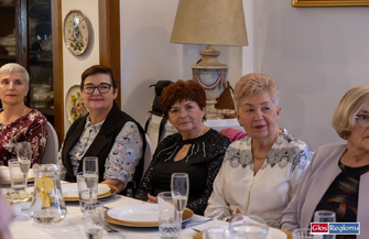 Noworoczne spotkanie wschowskiego UTW. Seniorzy wznieśli toast za 2025 rok ZDJĘCIA
