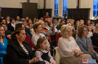 80 minut kolędowania. Jubileuszowy koncert w I LO we Wschowie ZDJĘCIA