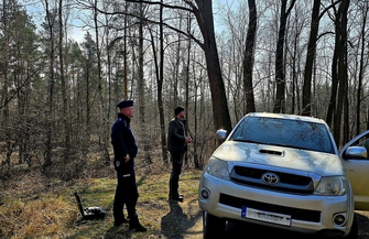 Drony nad lasami. Gdzie wolno zbierać poroże a gdzie grozi mandat