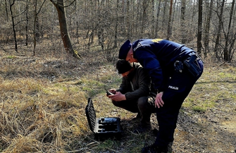 Drony nad lasami. Gdzie wolno zbierać poroże a gdzie grozi mandat