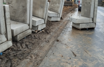 Nowy chodnik w Dryżynie. Prace nabierają tempa przy dobrej pogodzie