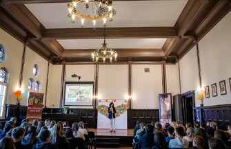 Nowa oferta szkoły i gra terenowa. Tłumy ósmoklasistów podczas Drzwi Otwartych w I LO