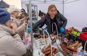 Rękodzieło wędliny miody i pierniki. Na wschowskim Rynku królują lokalne smaki ZDJĘCIA