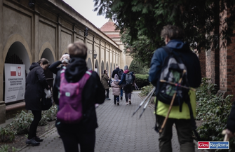 W ciszy i skupieniu. Ekstremalna Droga Krzyżowa przeszła przez Wschowę Sławę i Osieczną ZDJĘCIA