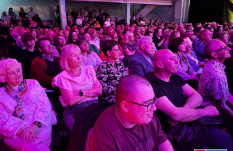 Orkiestra Maestoso zagrała z okazji 20-lecia. Były podziękowania muzyka i owacje na stojąco WIDEO