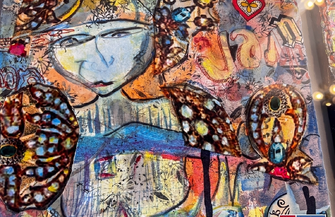 Tworzy sztukę która świeci w nocy i ma kieszonki. Trudno wycenić coś co się zrobiło z miłością