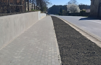 Nowy chodnik w Dryżynie. Inwestycja przy DW 324 zakończona