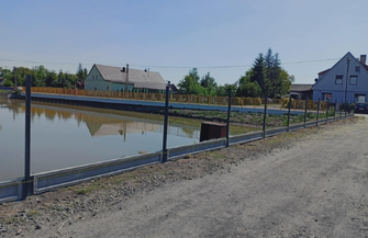 Ruszyły prace przy stawie w Zamysłowie. Będzie nowe ogrodzenie