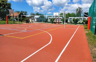 Nowe boisko w Starych Drzewach już gotowe. Skorzystają uczniowie i lokalna społeczność