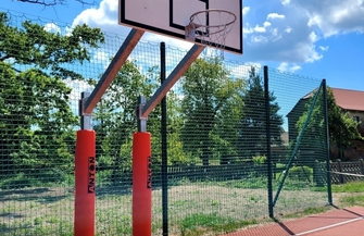 Nowe boisko w Starych Drzewach już gotowe. Skorzystają uczniowie i lokalna społeczność