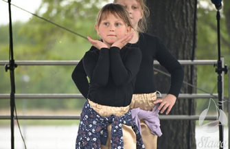 Rodzinny Piknik na sławskiej plaży. Mieszkańcy świętowali Dzień Mamy i Dziecka